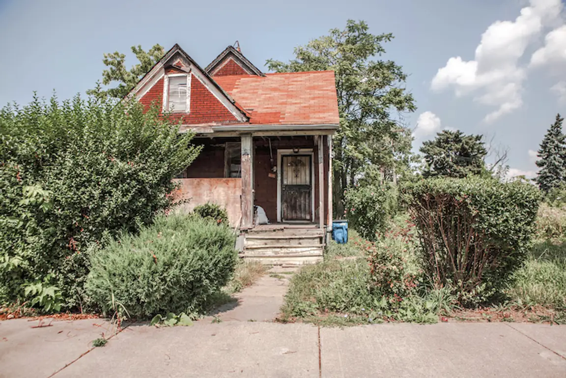 a house with code violations in Dallas TX