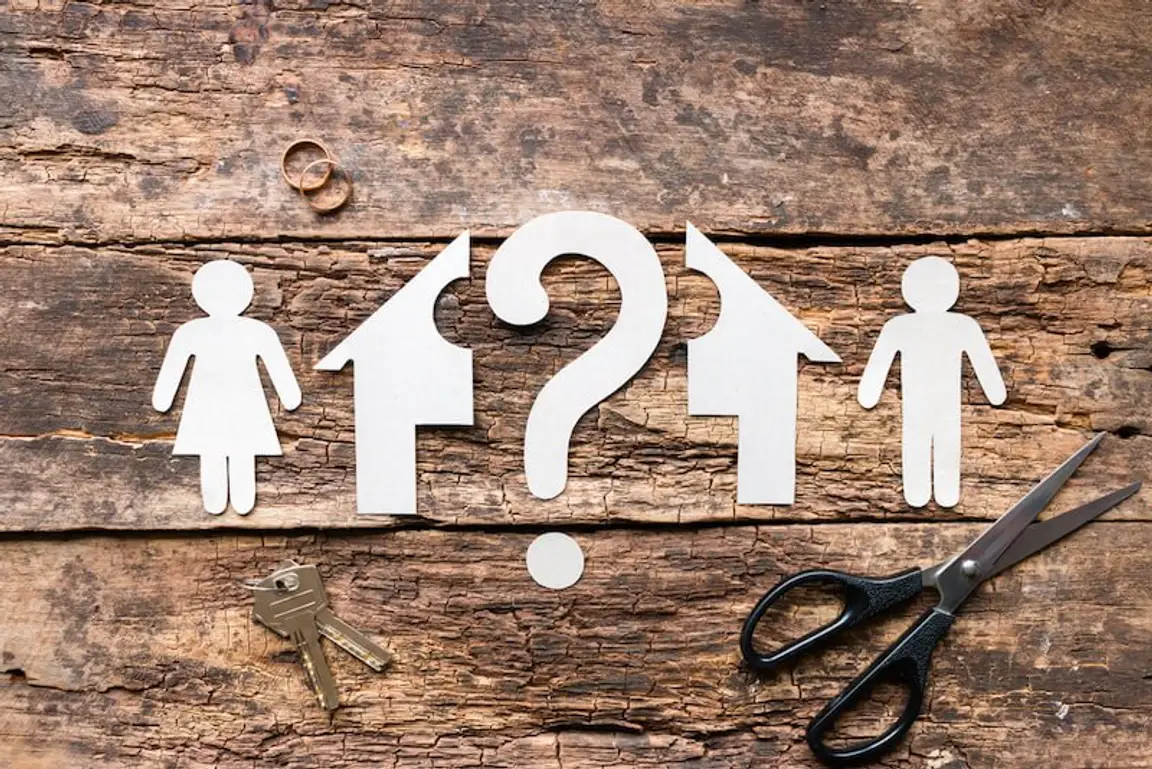 Dividing the house during divorce