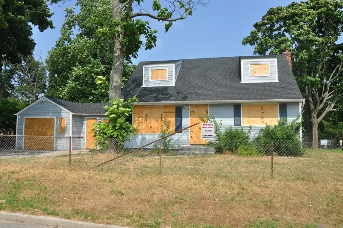 Selling an Upside Down House in Tennessee