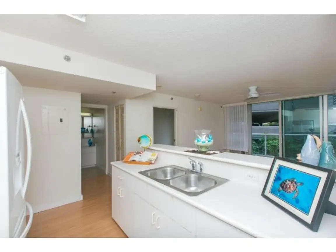 1448 Young Street 406 - Honolulu Condo