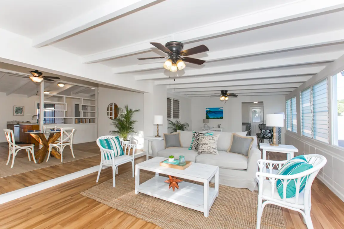 Kailua Single Family House for Sale - 949 Kahili St living room 1