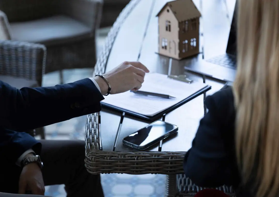 Organizing Essential Paperwork for selling home for cash in delaware