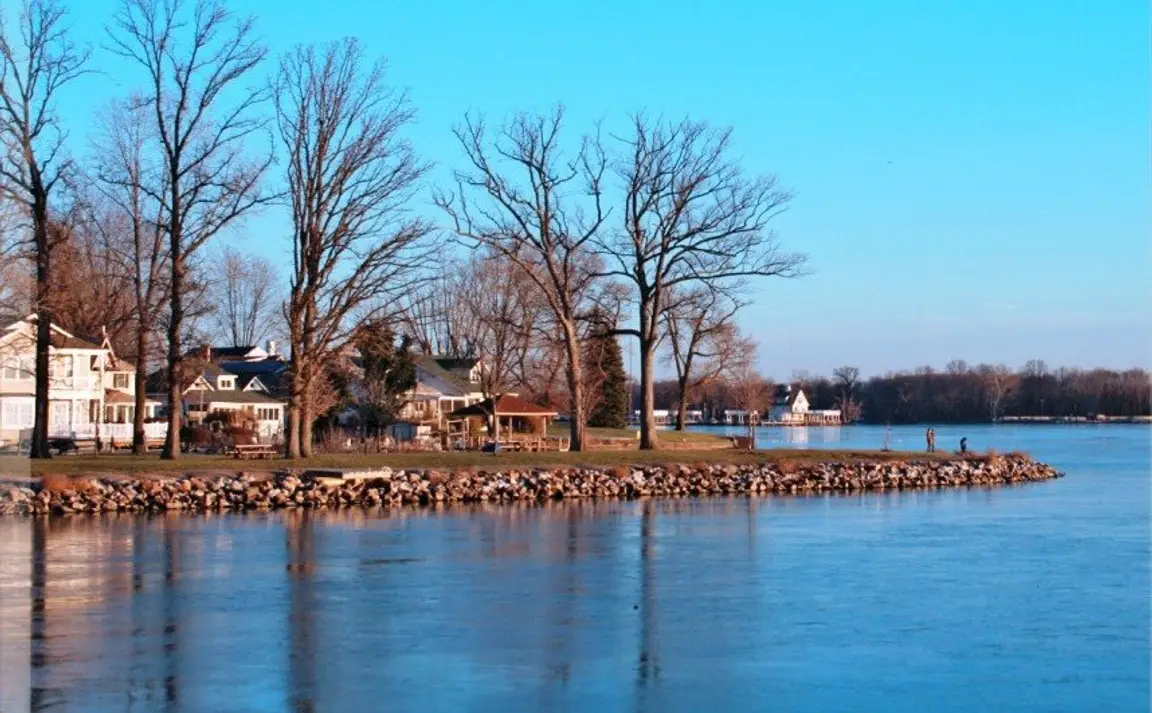 Buckeye Lake, Ohio lake photo | Sell My House Fast Buckeye Lake OH | We Buy Houses Buckeye Lake OH | Homesmith Buys Houses Buckeye Lake OH | We buy Buckeye Lake houses fast for cash | 1-877-HOMESMITH