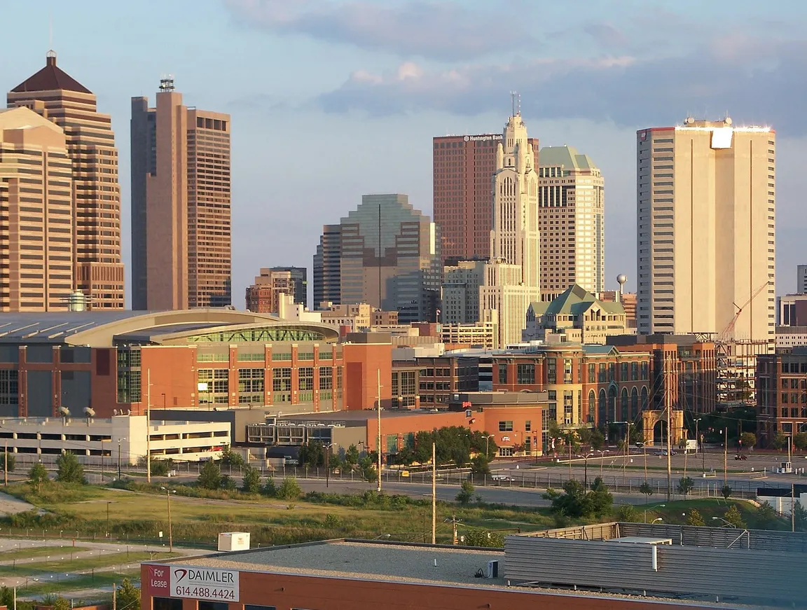 Sell Your House Fast Columbus OH | We Buy Houses Columbus OH | Homesmith Buys Houses Columbus OH | Sell your Columbus house fast for cash. Contact us now! | 1-855-HOMESMITH