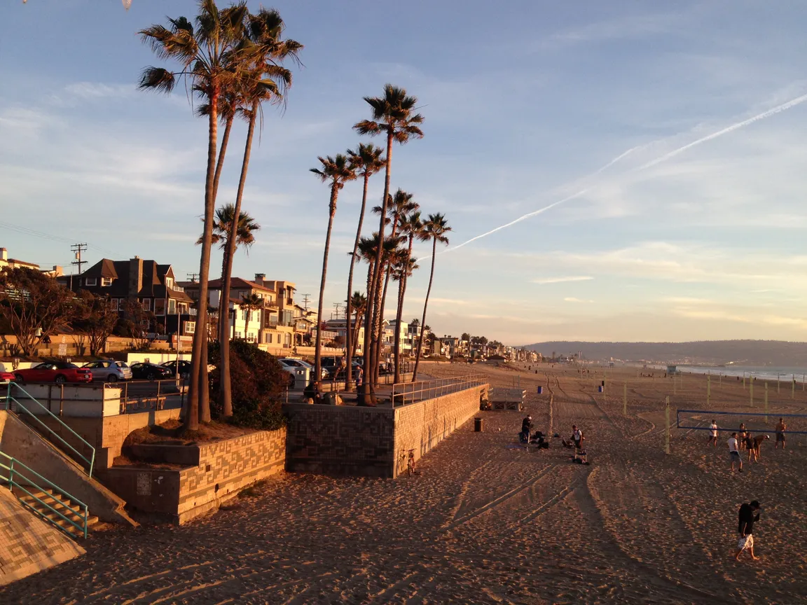 Sell My House Fast Manhattan Beach CA | We Buy Houses Manhattan Beach CA | Homesmith Group Buys Houses Manhattan Beach CA | We Buy Houses Fast in Manhattan Beach. Call us today!