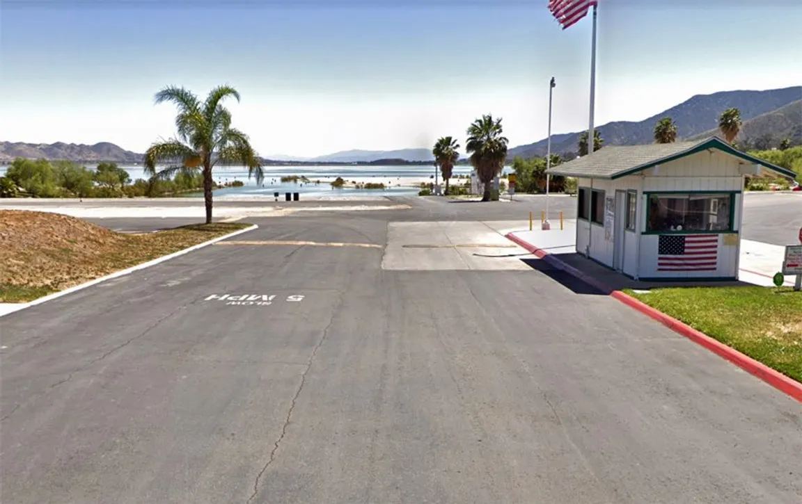 Sell My House Fast Lake Elsinore CA | We Buy Houses Lake Elsinore CA | Homesmith Group Buys Houses Lake Elsinore CA | We Buy Houses Fast in Lake Elsinore. Contact us today!