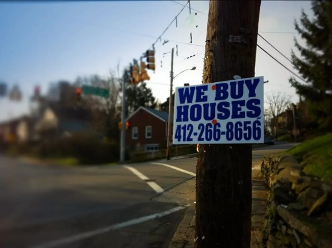 we buy houses sign - northern kentucky and cincinnati