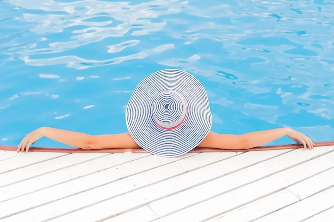 upgrades to avoid to sell your house - swimming pool
