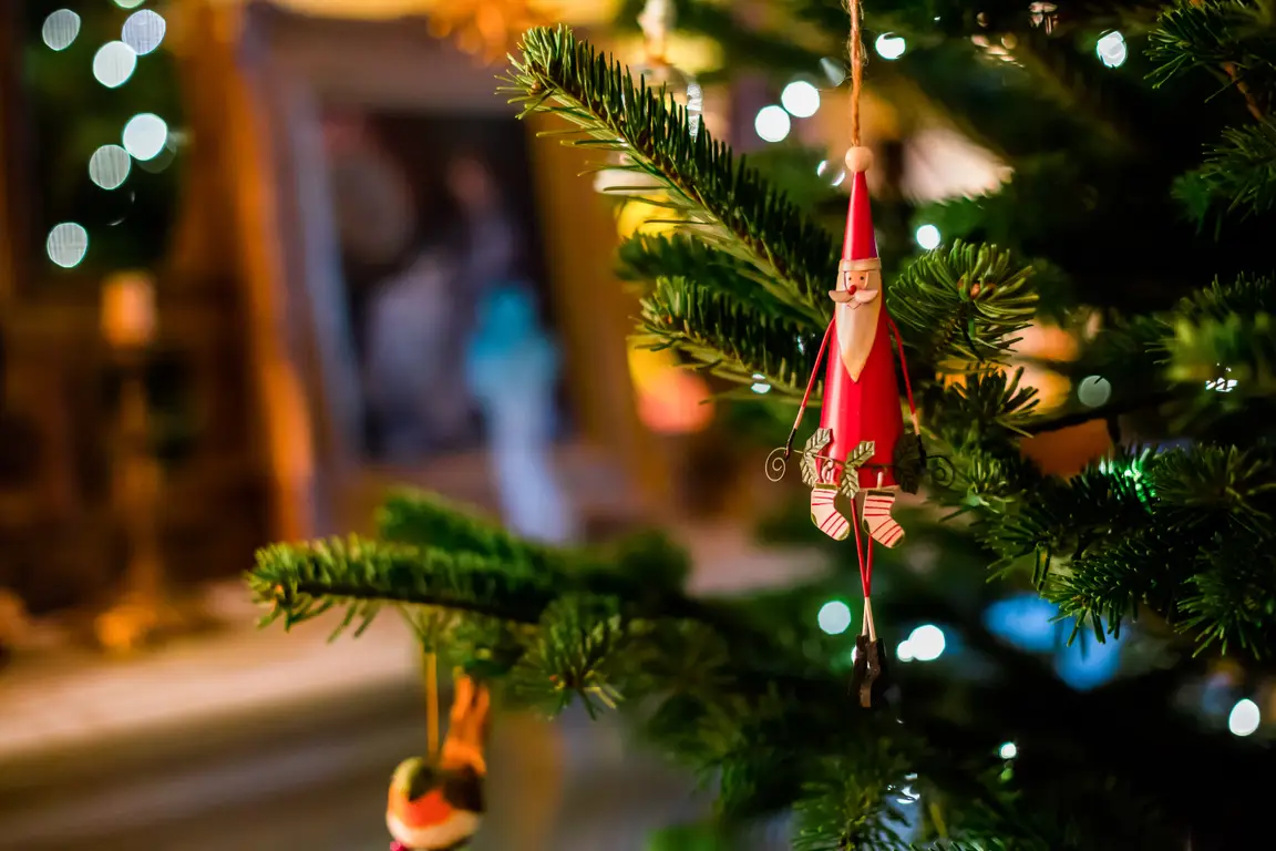 christmass tree santa ornament - ways to stage house for winter sale