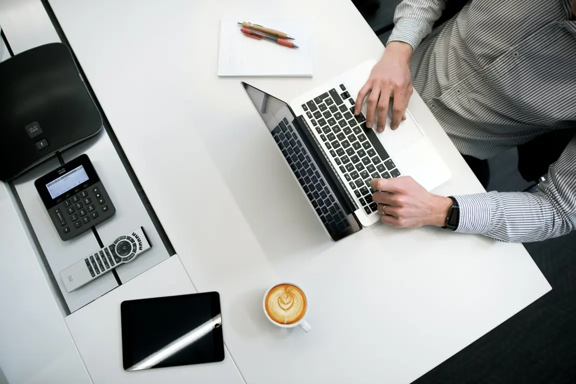 5 Signs of a Great Partner When Buying Investment Real Estate in [market_city] or Cincinnati - office