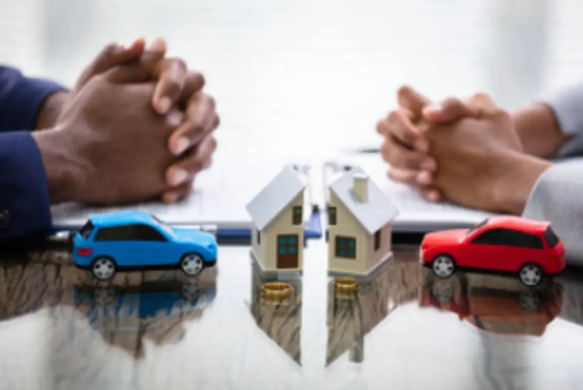 Sell Your House After a Divorce - Broken family