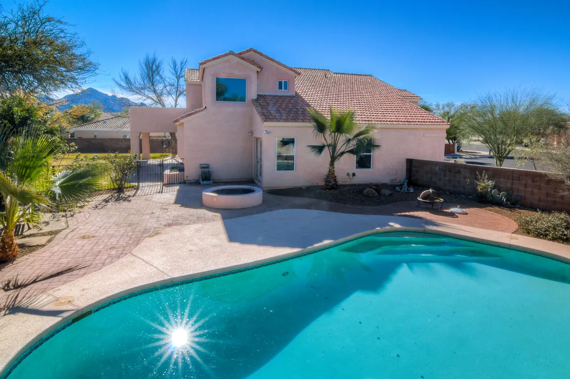 sell tucson home with a pool