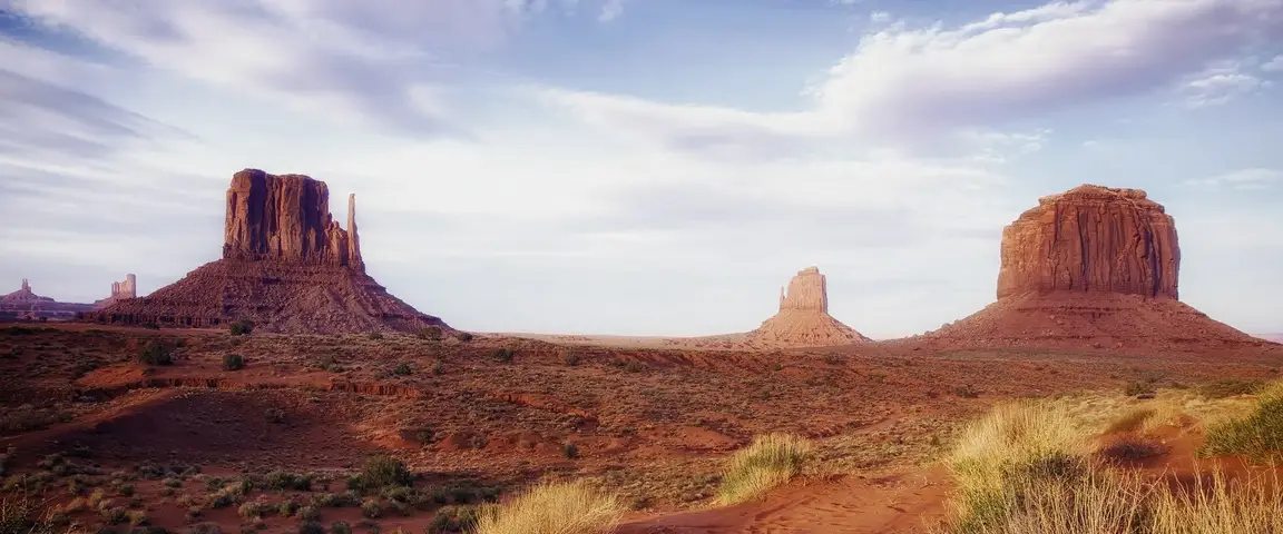 skyline in Phoenix Arizona where we buy houses