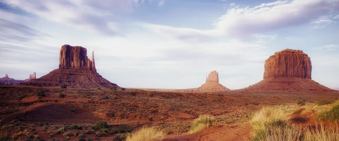 skyline in Phoenix Arizona where we buy houses