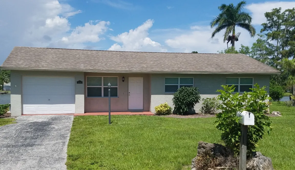 We buy houses for cash in Lehigh Acres