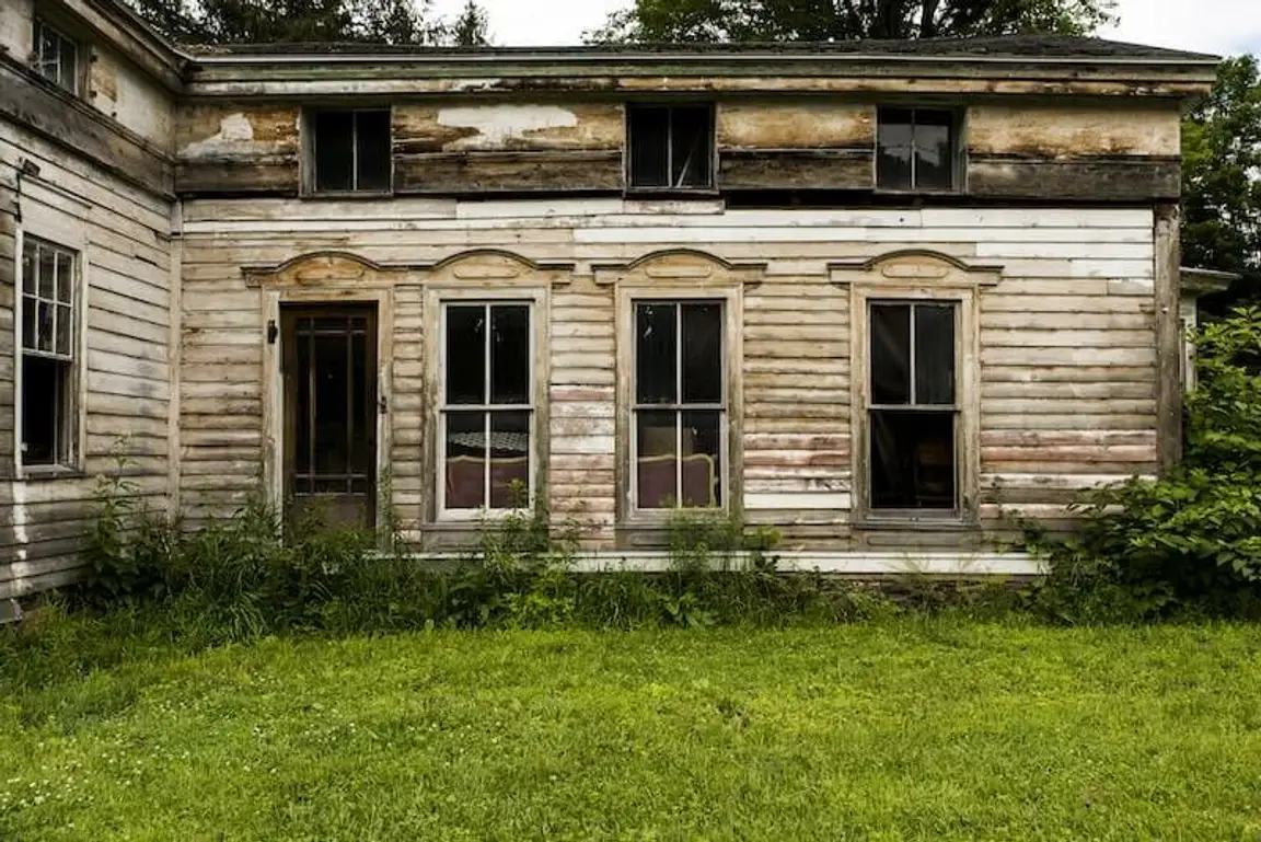 How To Sell an Abandoned House in RI