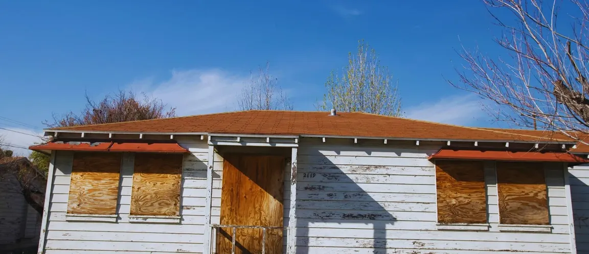 Can I Move Into An Abandoned Houses In Texas