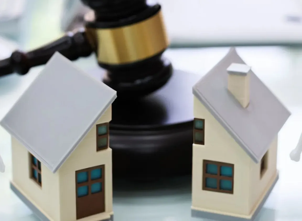 Selling Property While Going Through a Divorces in Texas 