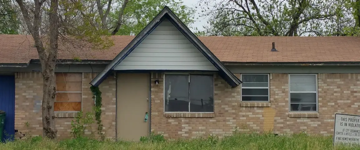Abandoned Ugly House - Needs TLC