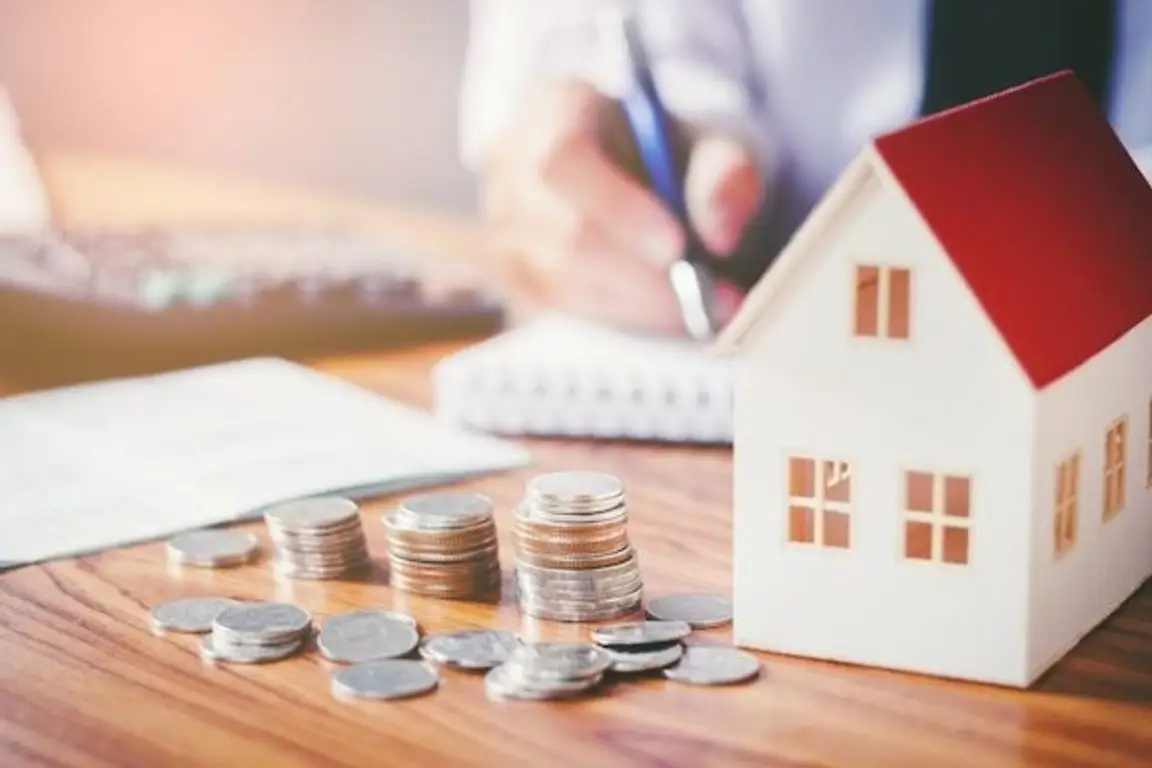 the holding costs when selling a house in Lincoln