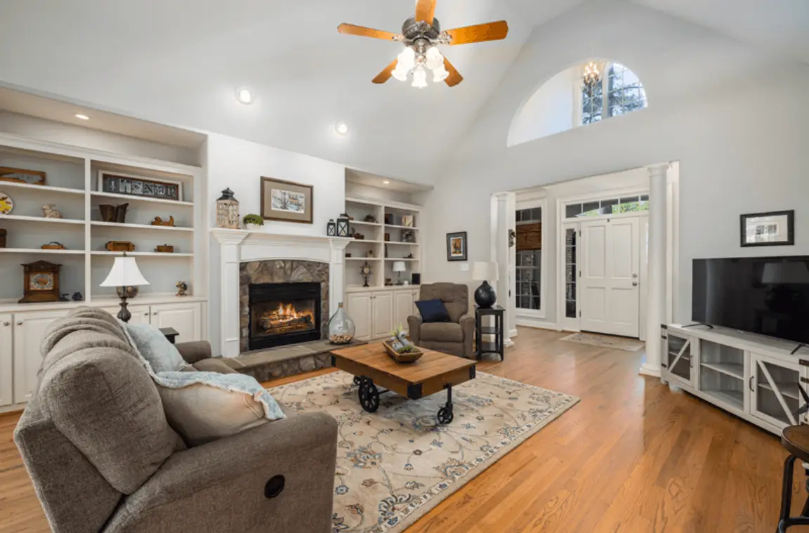 The Main Pros and Cons for Staging a House for Sale