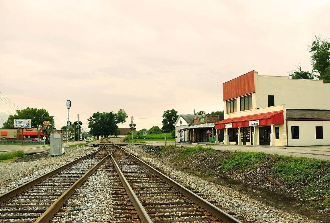 train tracks in Powell TN on the sell your house fast in Powell page
