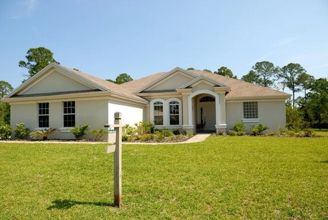 an example of a house we would buy in cash - on the sell your house fast in Menifee page