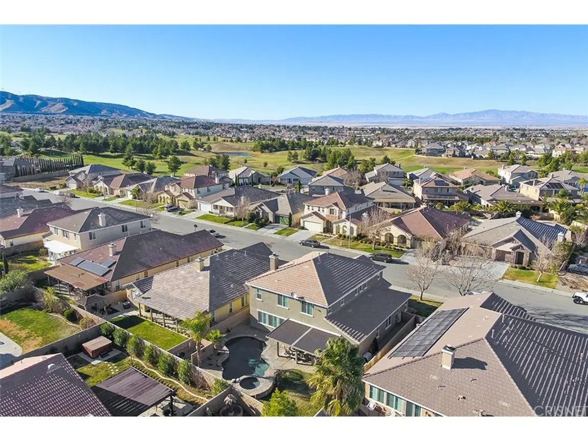 birds eye view of houses