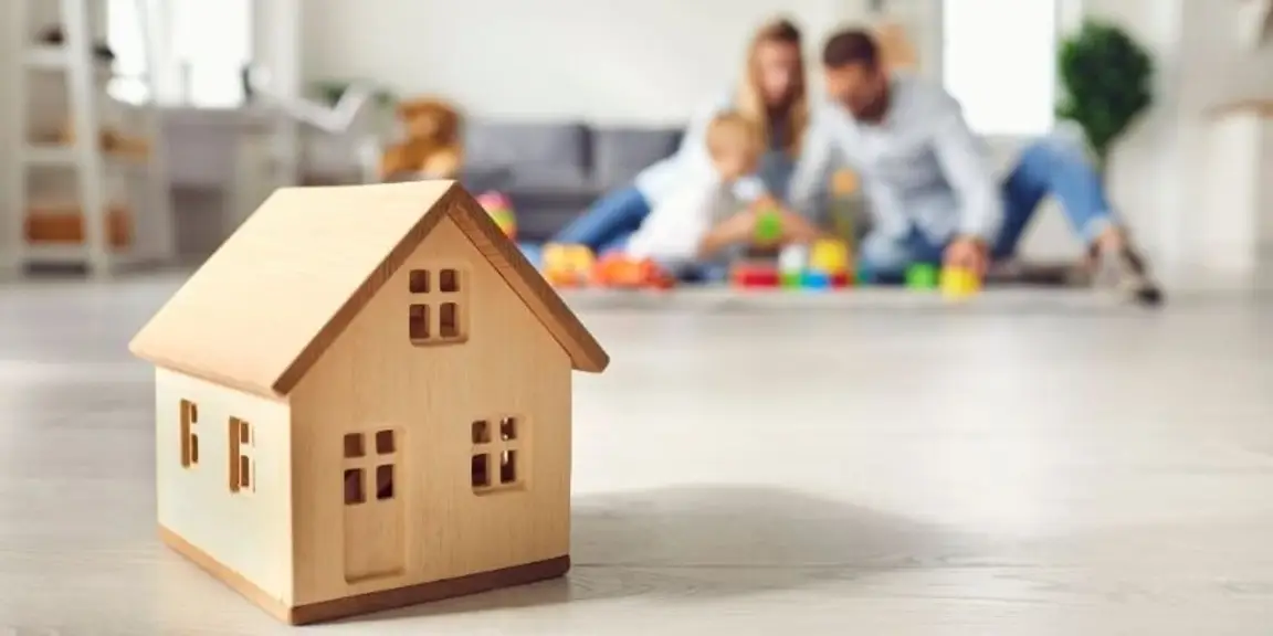 How to Sell Your House While Living in It