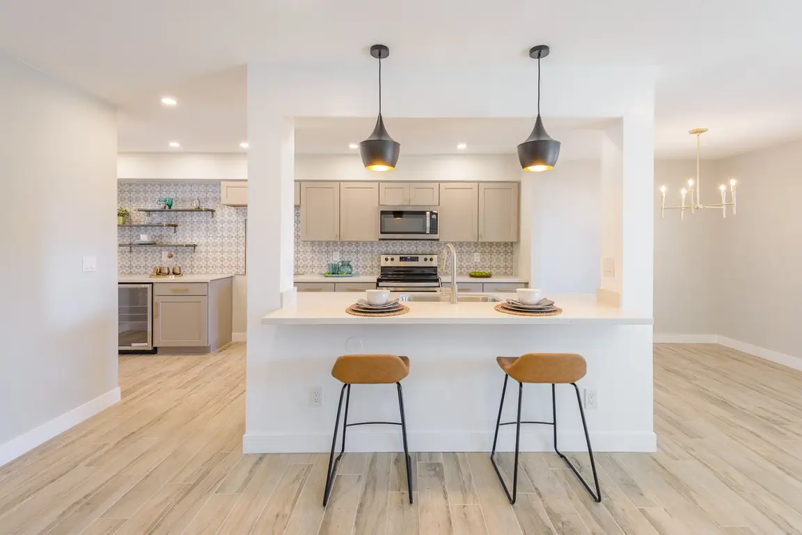 sell-my-home-for-cash-phoenix-ambassador-properties-vista-kitchen
