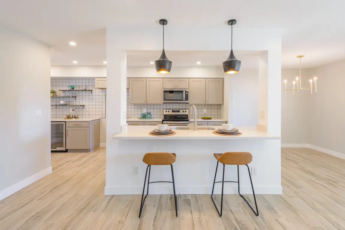 sell-my-home-for-cash-phoenix-ambassador-properties-vista-kitchen