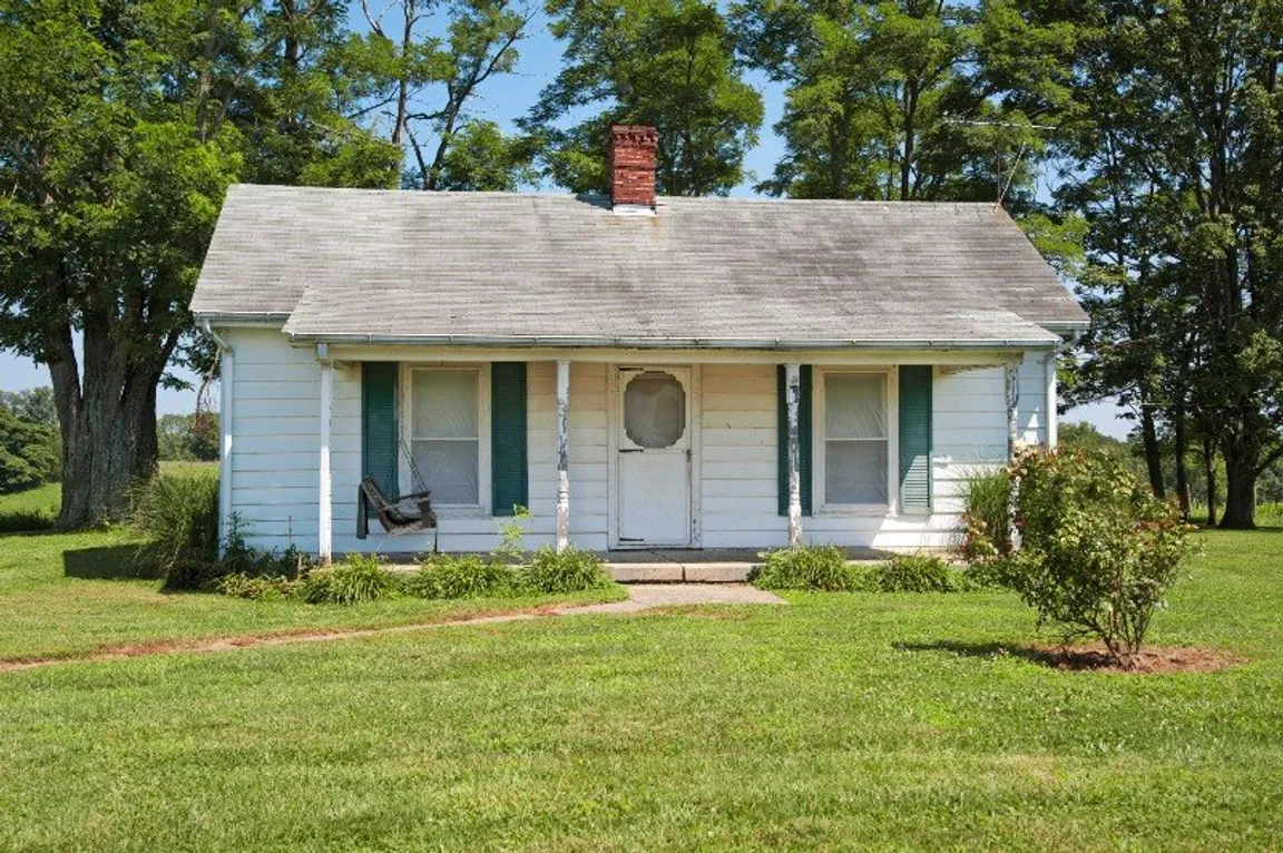 Heres-How-to-Sell-a-Fixer-Upper-and-Get-the-Most-Money-for-It