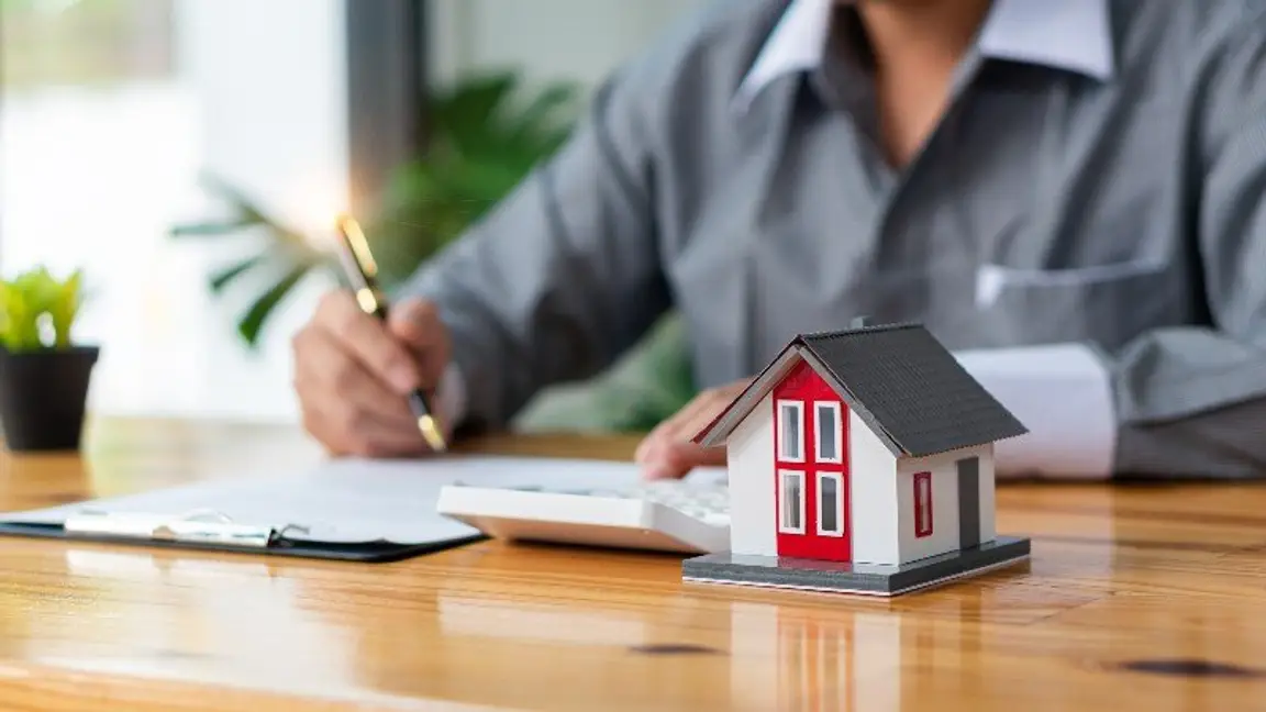 The-Key-Differences-Between-a-Title-and-a-Deed-on-a-House