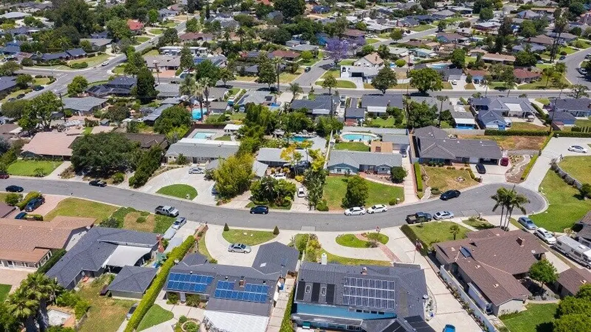 Selling a house with solar panels