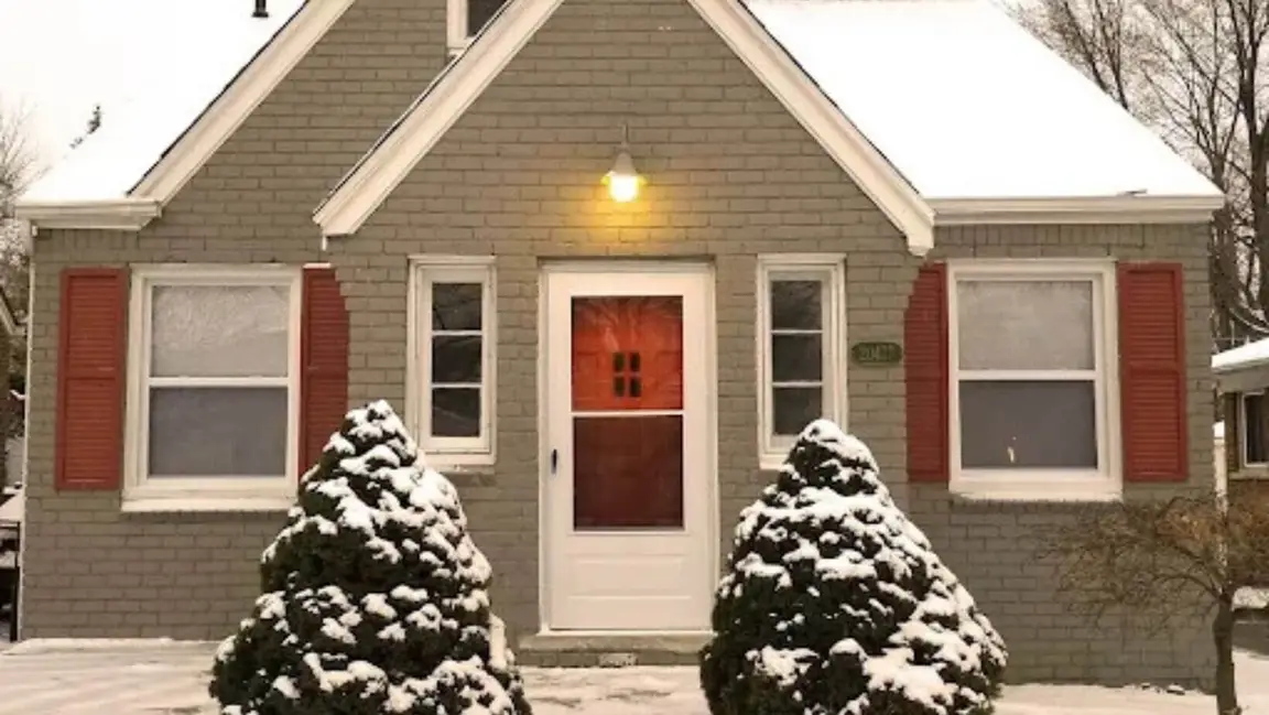 we buy houses for cash Clinton Township MI