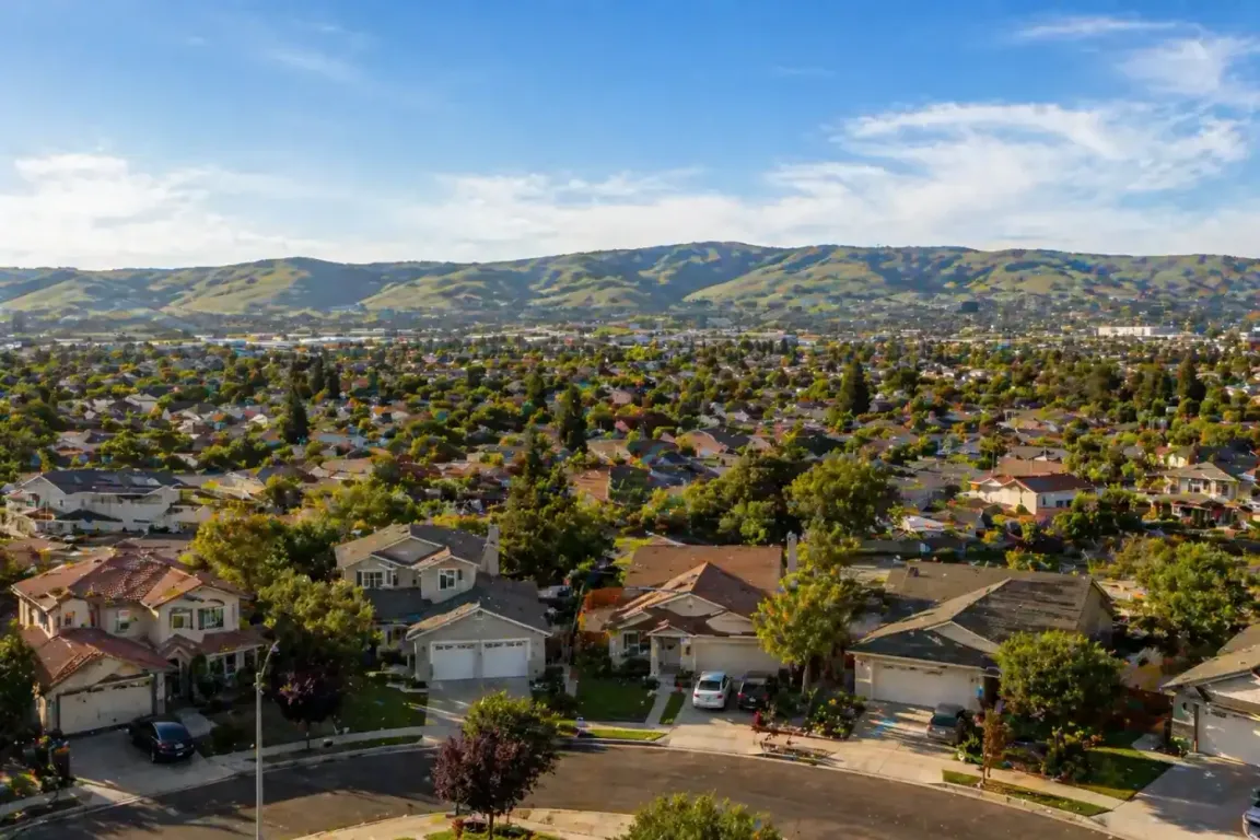 aerial view of union city ca homes with hills in the background sell my house fast union city cash home buyers