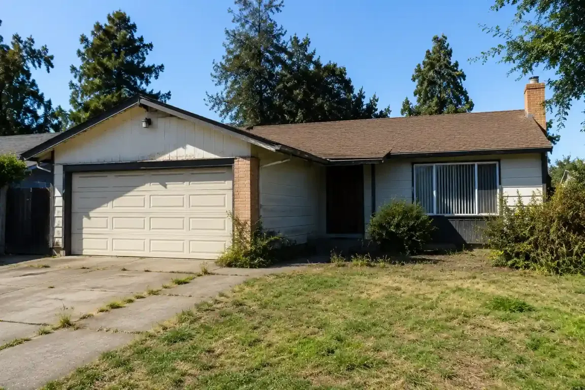 Original condition Evergreen San Jose house for a sell my house fast as-is home buyer