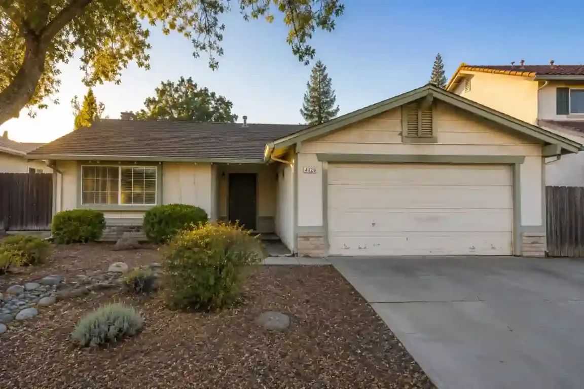 Sell my house fast in Rocklin CA cash home buyer purchasing an older fixer upper house as-is for cash without repairs or realtor fees
