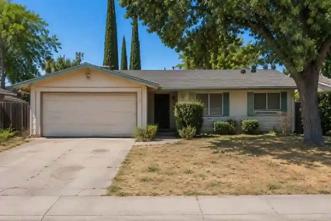 Sell my house fast in Stockton with a fair cash offer for an older ranch style home.