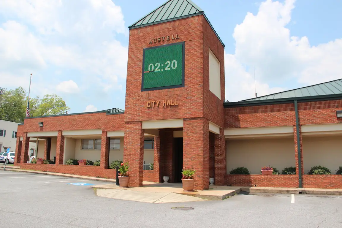 Realtor-house-listing-Austell-GA