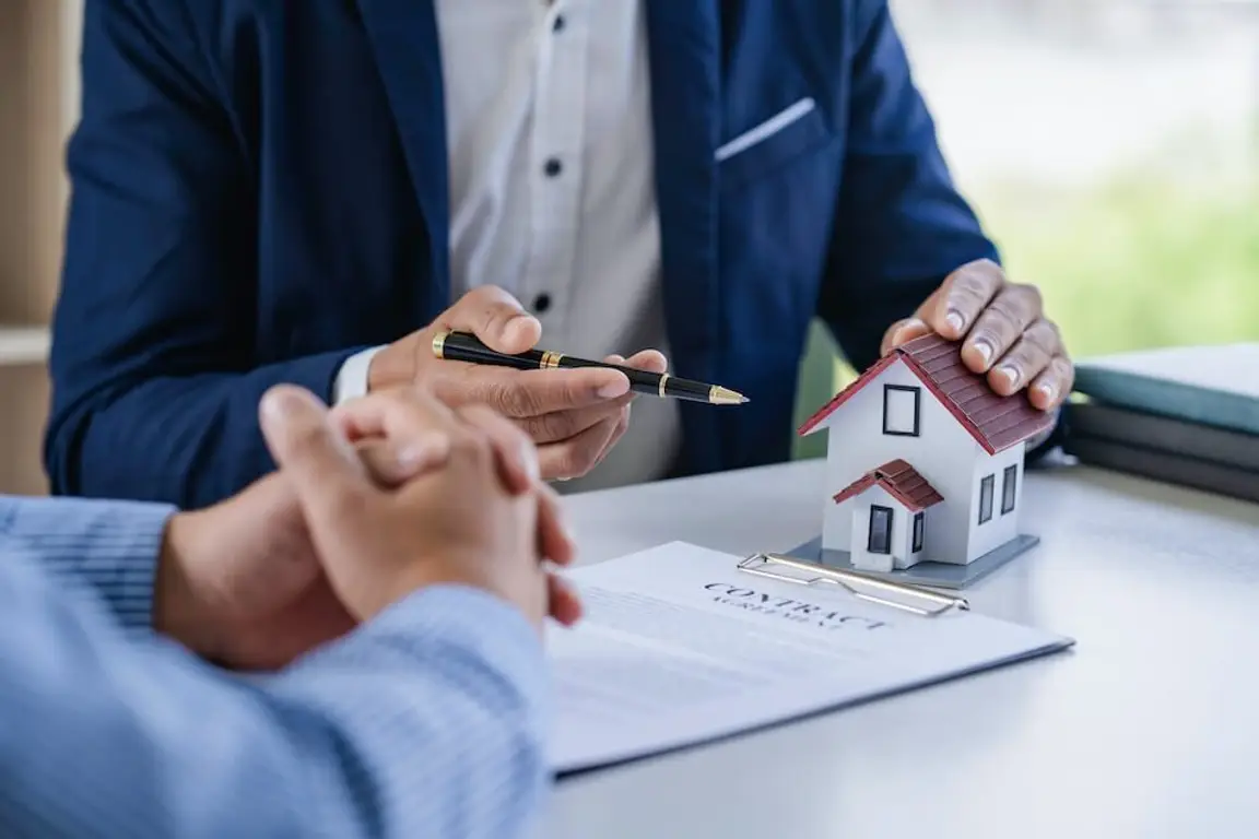 real estate agent works