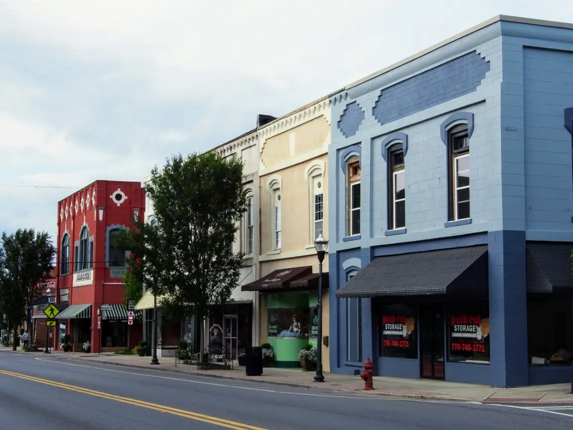 A photo Main Street in of downtown Cedartown, taken by Erin Clay