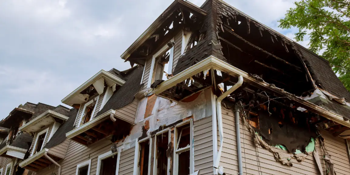 Fire damage restoration process of house In [market_city]