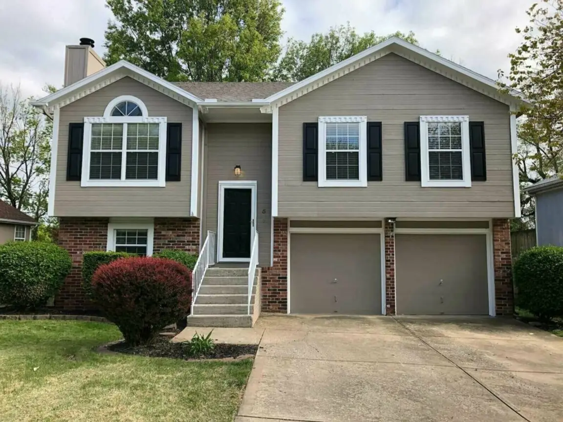 Sell My House For Cash De Soto KC Property Connection | Sell My House Fast | We Buy Houses