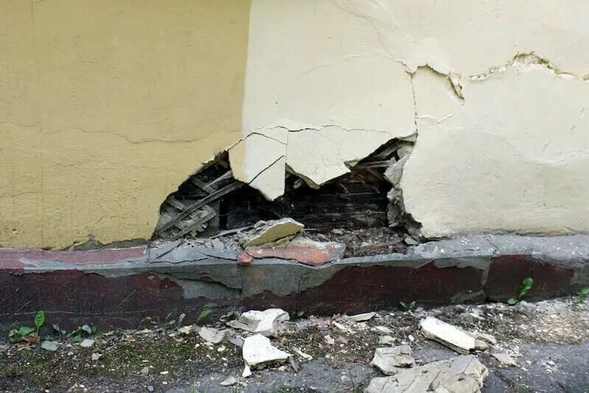 house with damaged foundation
