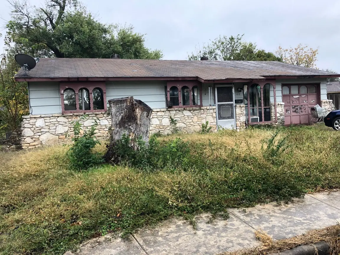 102 Dartmoor Dr - Wholesale Deal in San Antonio, TX