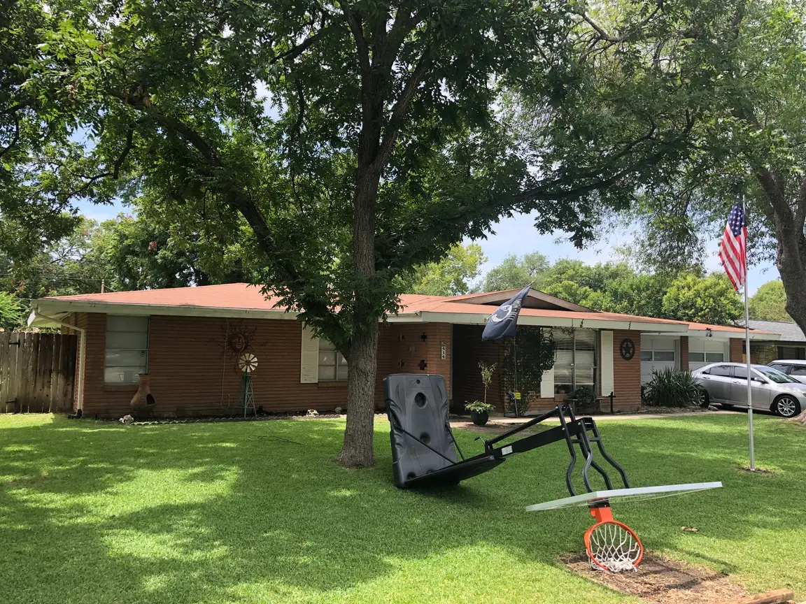 414 Faircrest Dr - Hot Wholesale Deal