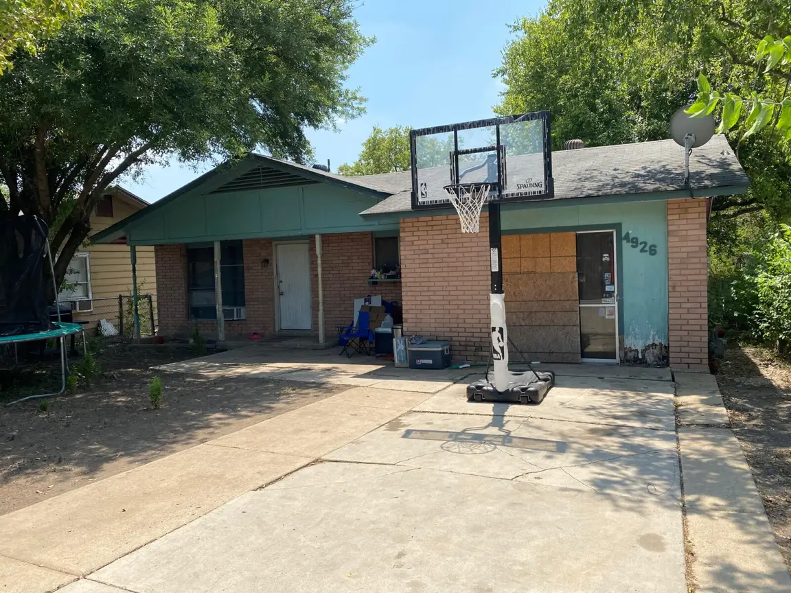 4926 Lark Ave | HOT Wholesale Deal in San Antonio, TX