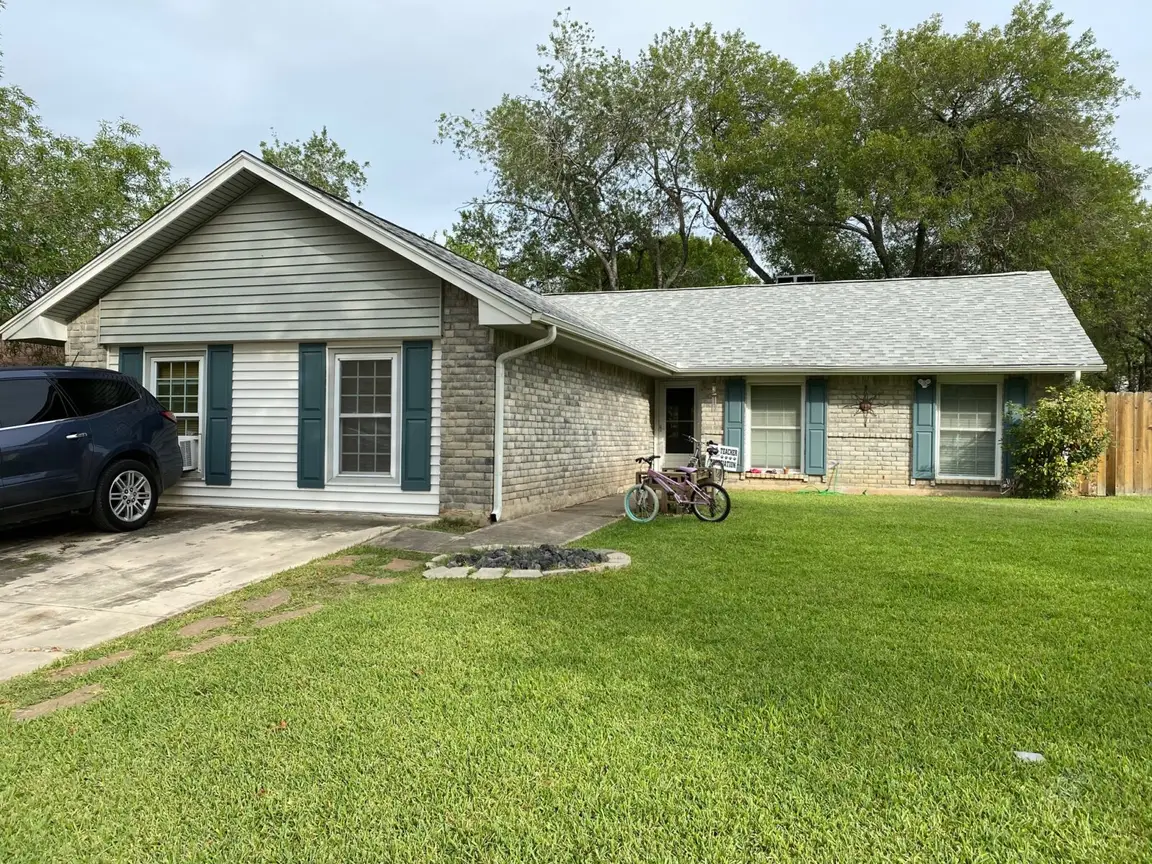 3425 Turnabout Loop | HOT Wholesale Deal