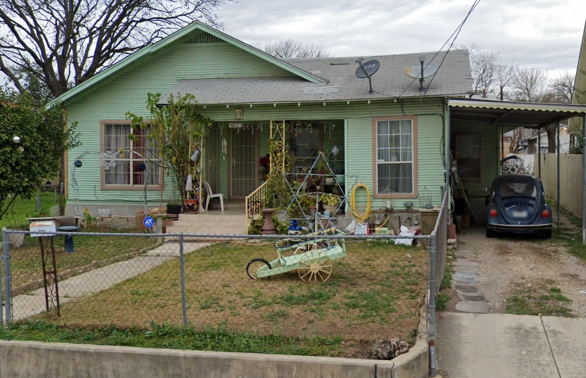 1923 W Poplar St | HOT Wholesale Deal in San Antonio, TX